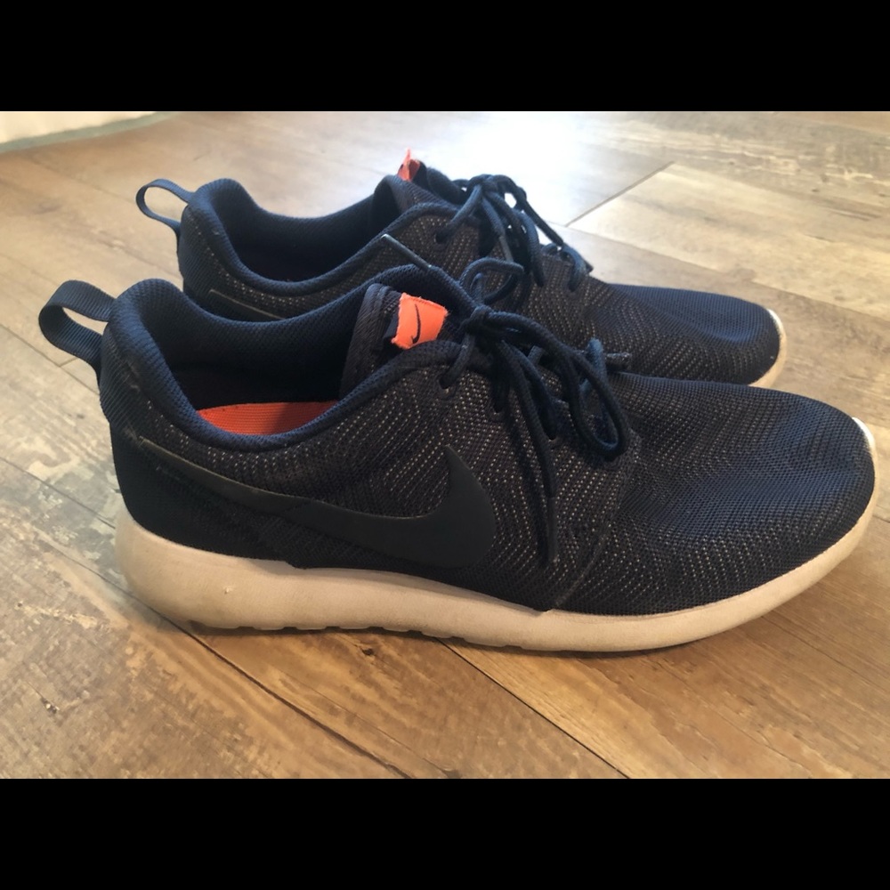 Nike tennis shoes